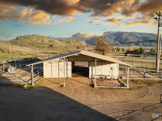 27400 Harness Drive, Tehachapi, CA 93561