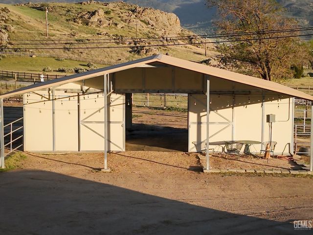 27400 Harness Drive, Tehachapi, CA 93561