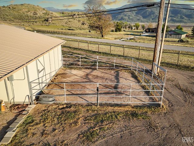 27400 Harness Drive, Tehachapi, CA 93561