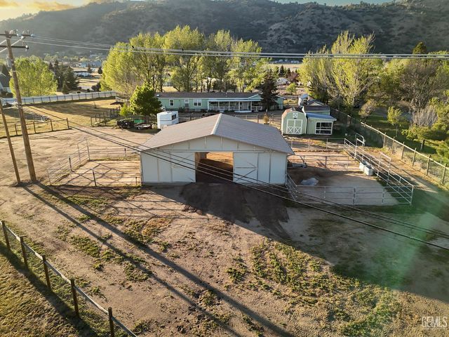 27400 Harness Drive, Tehachapi, CA 93561