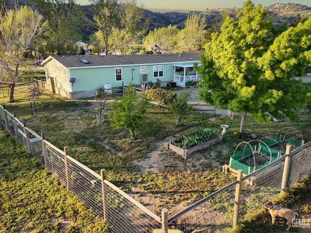 27400 Harness Drive, Tehachapi, CA 93561