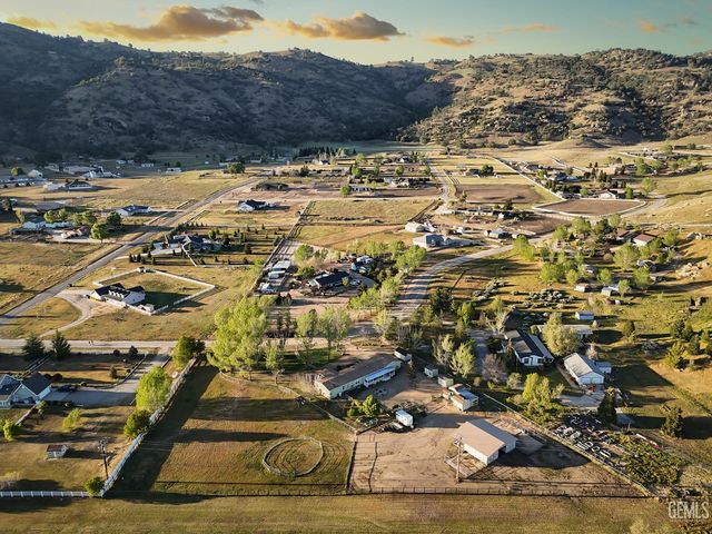 27400 Harness Drive, Tehachapi, CA 93561