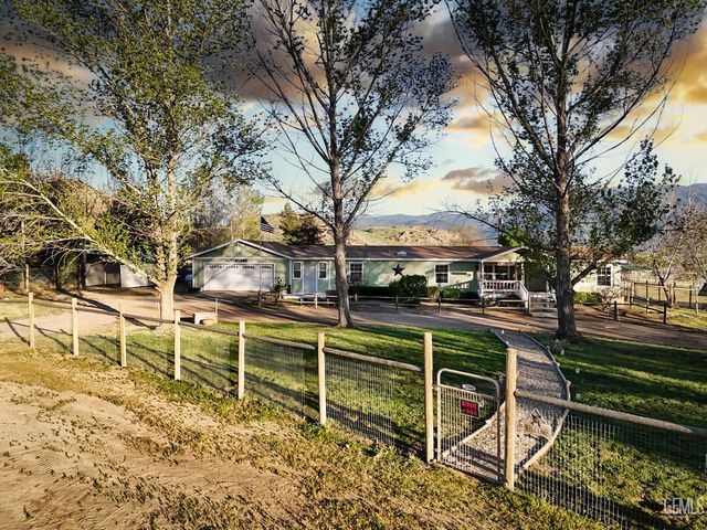 27400 Harness Drive, Tehachapi, CA 93561