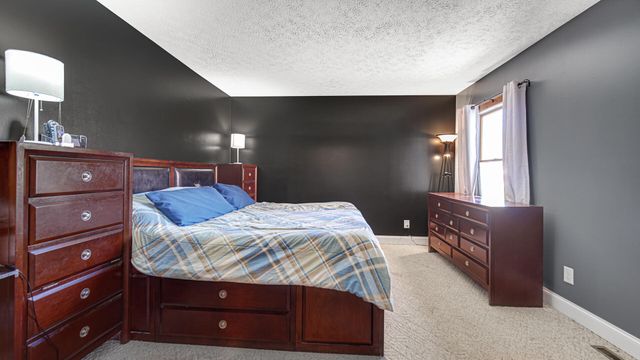 324 W Johnson Road, La Porte, IN 46350