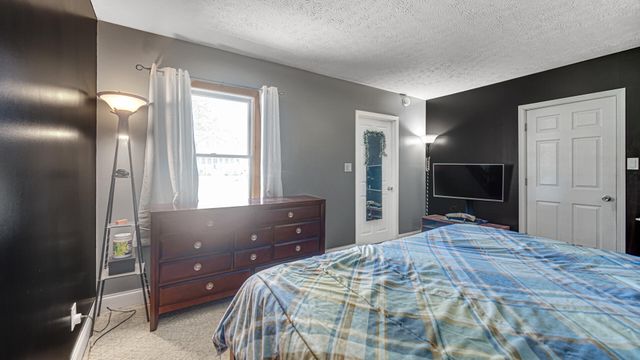324 W Johnson Road, La Porte, IN 46350