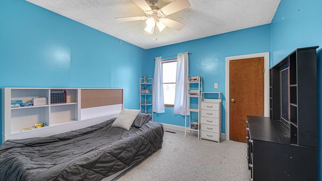 324 W Johnson Road, La Porte, IN 46350