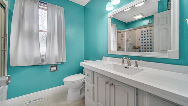 324 W Johnson Road, La Porte, IN 46350