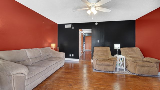 324 W Johnson Road, La Porte, IN 46350