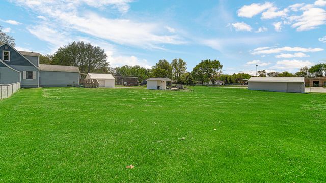 324 W Johnson Road, La Porte, IN 46350