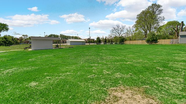 324 W Johnson Road, La Porte, IN 46350