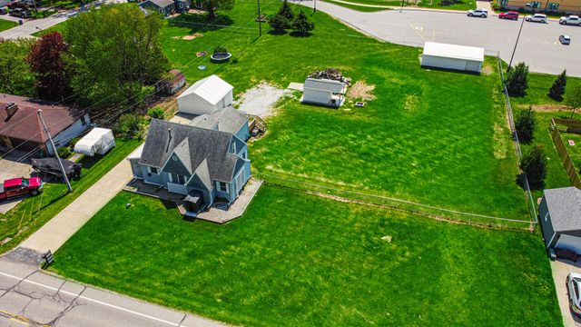 324 W Johnson Road, La Porte, IN 46350
