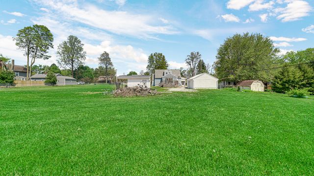 324 W Johnson Road, La Porte, IN 46350