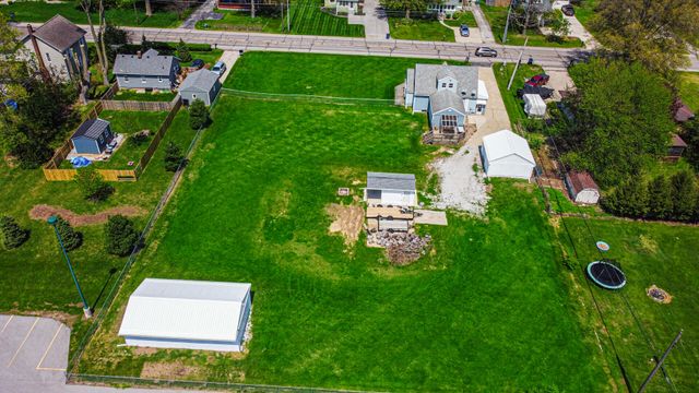 324 W Johnson Road, La Porte, IN 46350