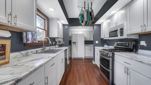 324 W Johnson Road, La Porte, IN 46350