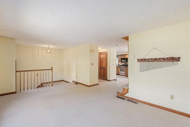 62 Villa Roma Dr 62, Tewksbury, MA 01876