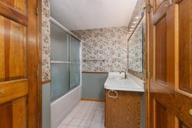 62 Villa Roma Dr 62, Tewksbury, MA 01876