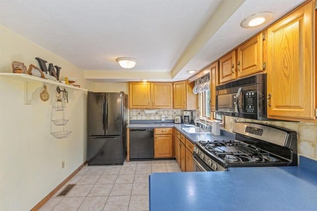 62 Villa Roma Dr 62, Tewksbury, MA 01876