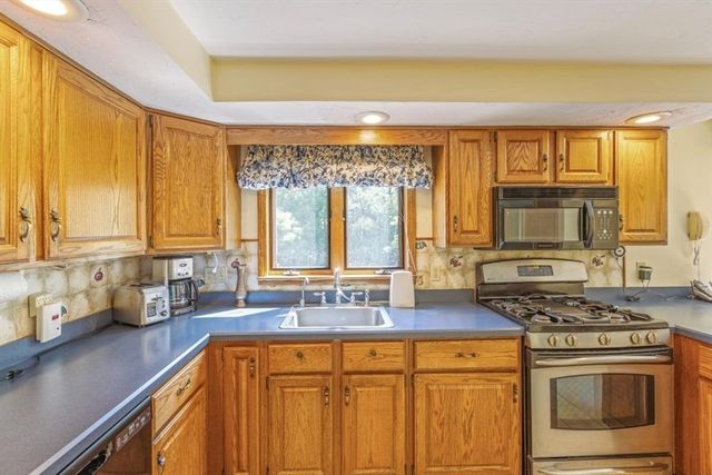 62 Villa Roma Dr 62, Tewksbury, MA 01876