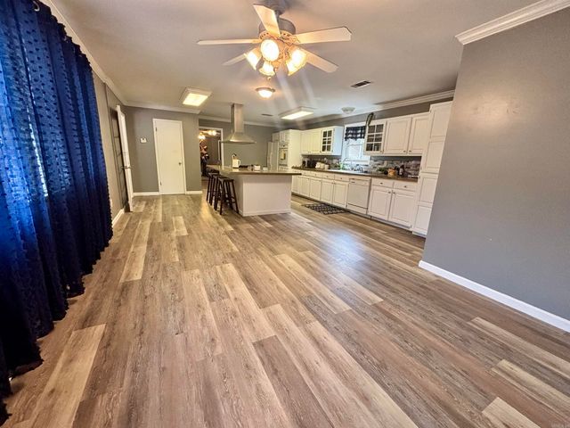 102 Club House Drive, Bald Knob, AR 72010