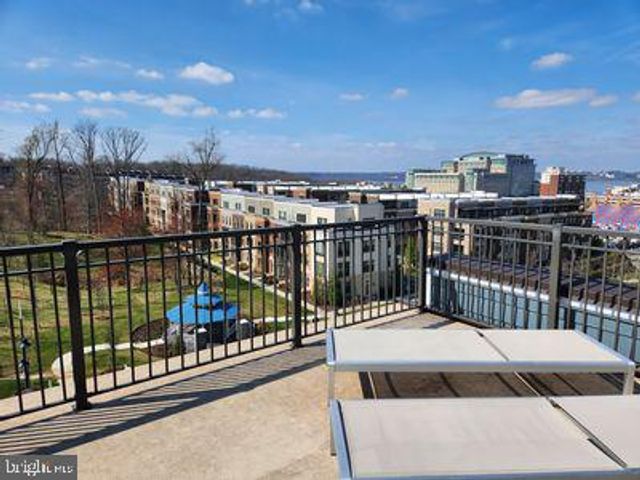 601 LEIGH WAY, Oxon Hill, MD 20745