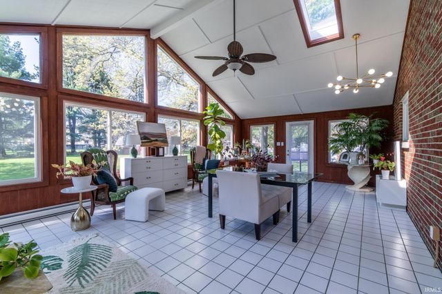9521 Carriage Lane, Fort Wayne, IN 46804