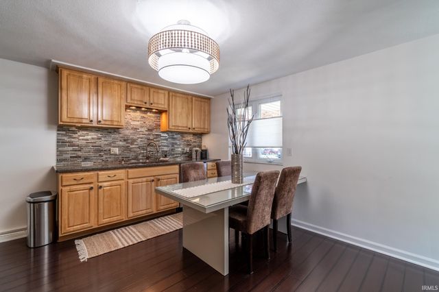 9521 Carriage Lane, Fort Wayne, IN 46804