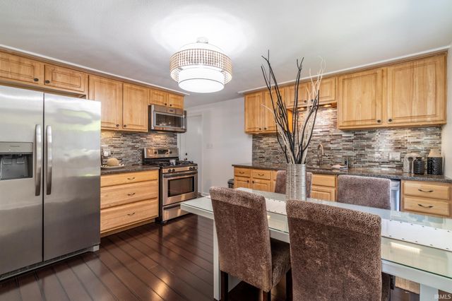 9521 Carriage Lane, Fort Wayne, IN 46804