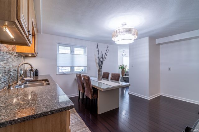 9521 Carriage Lane, Fort Wayne, IN 46804