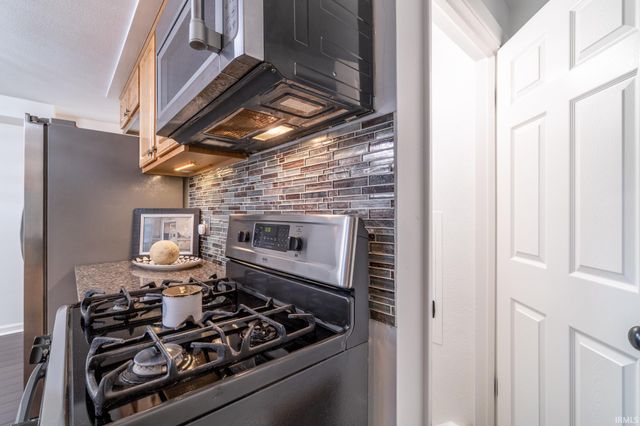 9521 Carriage Lane, Fort Wayne, IN 46804