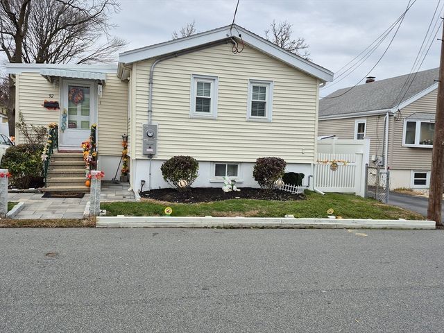 92 Pemberton St, Revere, MA 02151