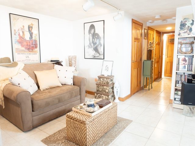 92 Pemberton St, Revere, MA 02151