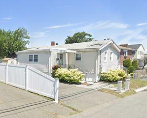 92 Pemberton St, Revere, MA 02151