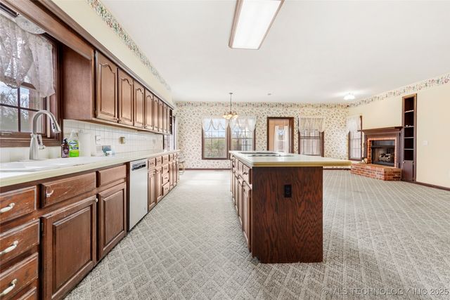 780 W 121st Street S, Jenks, OK 74037