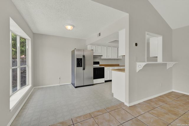825 PECAN DR, Schertz, TX 78154