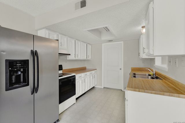 825 PECAN DR, Schertz, TX 78154