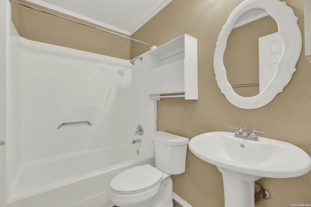 825 PECAN DR, Schertz, TX 78154
