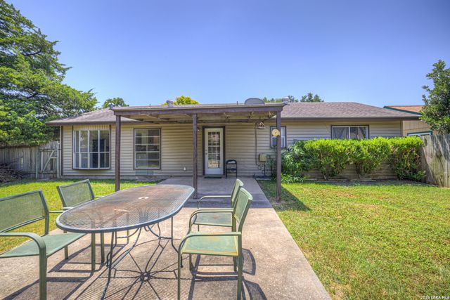 825 PECAN DR, Schertz, TX 78154