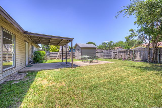 825 PECAN DR, Schertz, TX 78154