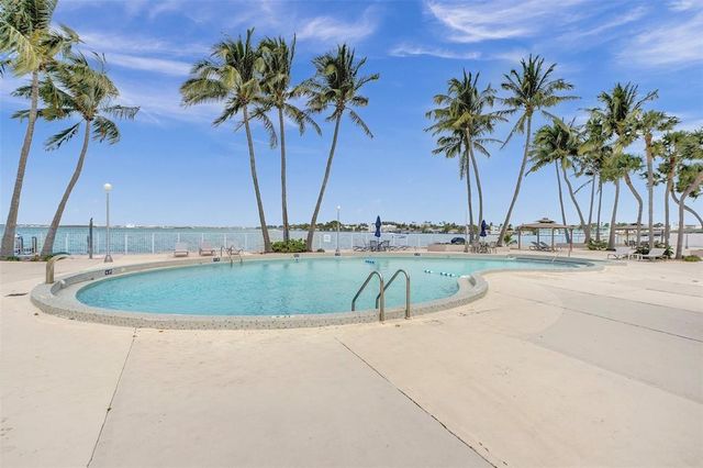 1865 79th St Causeway 16b, North Bay Village, FL 33141