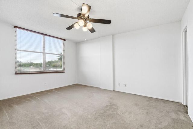 109 Royal Park Drive 3b, Oakland Park, FL 33309