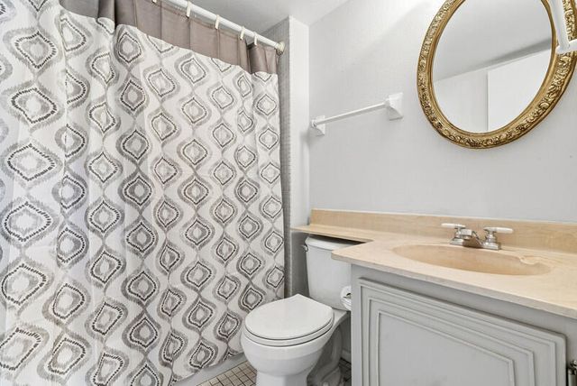 109 Royal Park Drive 3b, Oakland Park, FL 33309