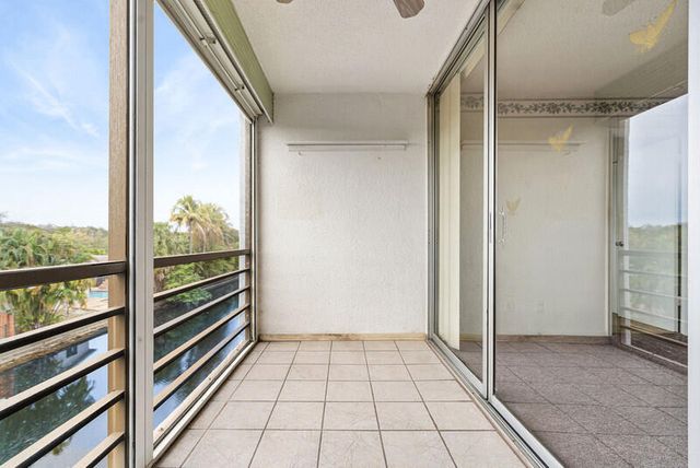 109 Royal Park Drive 3b, Oakland Park, FL 33309