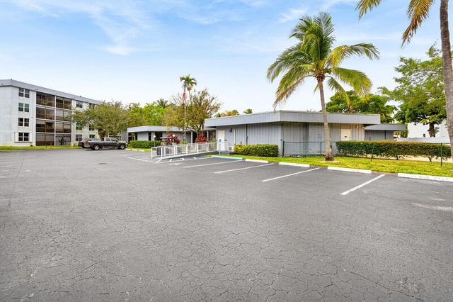 109 Royal Park Drive 3b, Oakland Park, FL 33309