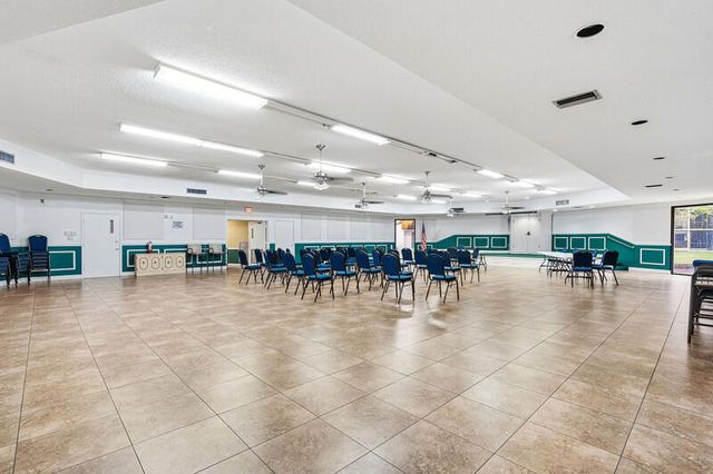 109 Royal Park Drive 3b, Oakland Park, FL 33309