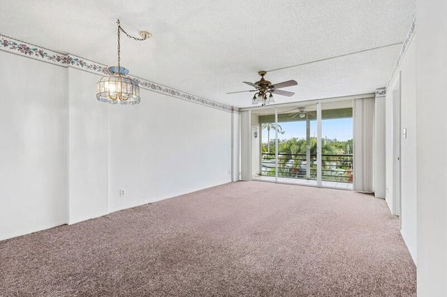 109 Royal Park Drive 3b, Oakland Park, FL 33309