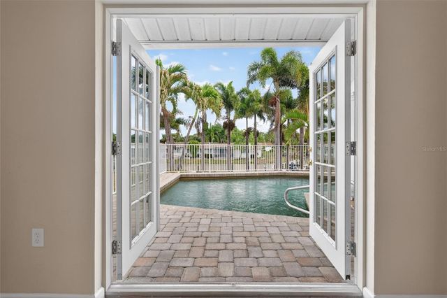2555 CONSTITUTION BOULEVARD, Sarasota, FL 34231