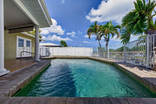2555 CONSTITUTION BOULEVARD, Sarasota, FL 34231