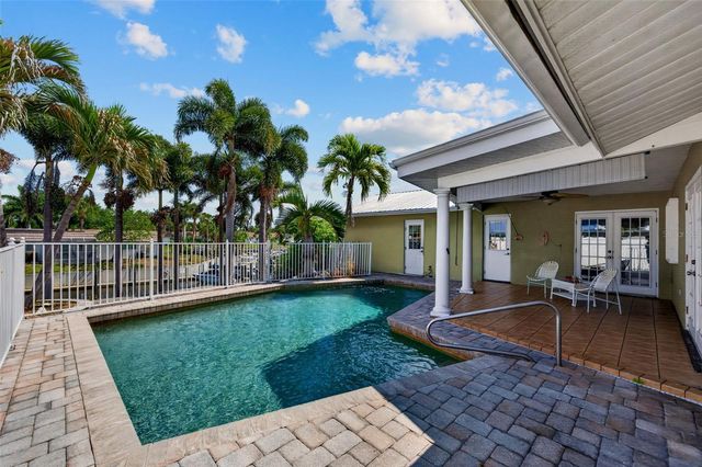 2555 CONSTITUTION BOULEVARD, Sarasota, FL 34231