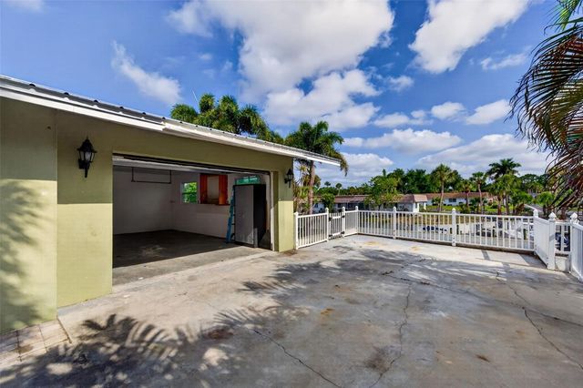 2555 CONSTITUTION BOULEVARD, Sarasota, FL 34231
