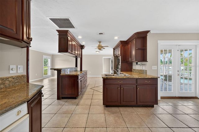 2555 CONSTITUTION BOULEVARD, Sarasota, FL 34231
